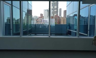 Venta oficina excelente centro empresarial Country, Barranquilla