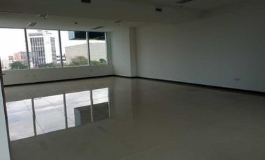 Venta oficina excelente centro empresarial Country, Barranquilla