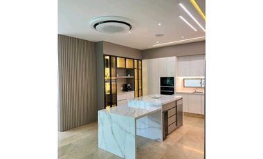 Venta casa de 3 niveles en villa campestre TK