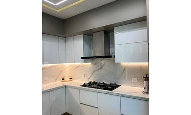 Venta casa de 3 niveles en villa campestre TK