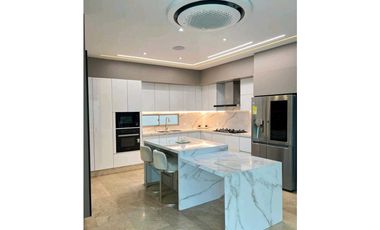 Venta casa de 3 niveles en villa campestre TK