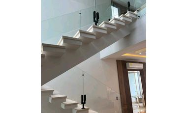 Venta casa de 3 niveles en villa campestre TK