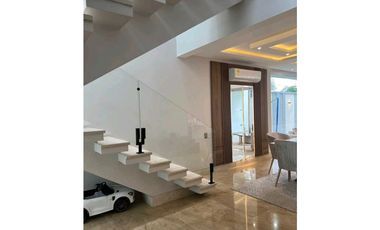 Venta casa de 3 niveles en villa campestre TK