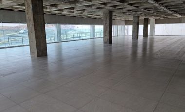 Local Comercial en Renta Bernardo Quintana | 505 m² | Alto Flujo