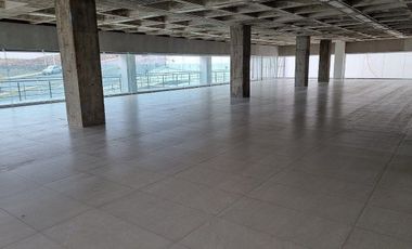 Local Comercial Grande en Renta Querétaro | 1,150 m² | Bernardo Quintana