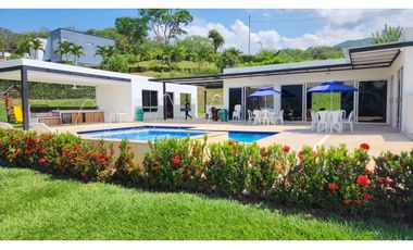 Venta casa campestre Sopetrán con piscina, para descanso o renta corta