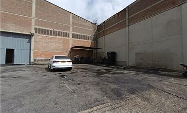 SE ARRIENDA O SE VENDE BODEGA EN ITAGUI