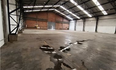 SE ARRIENDA O SE VENDE BODEGA EN ITAGUI
