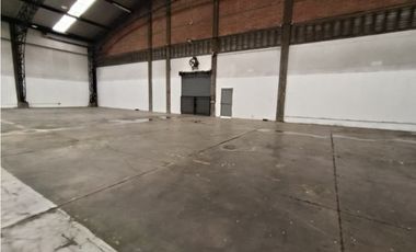 SE ARRIENDA O SE VENDE BODEGA EN ITAGUI