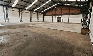 SE ARRIENDA O SE VENDE BODEGA EN ITAGUI