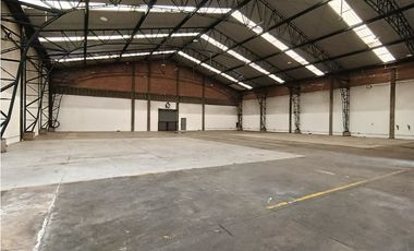 SE ARRIENDA O SE VENDE BODEGA EN ITAGUI