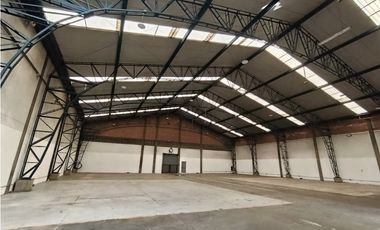 SE ARRIENDA O SE VENDE BODEGA EN ITAGUI