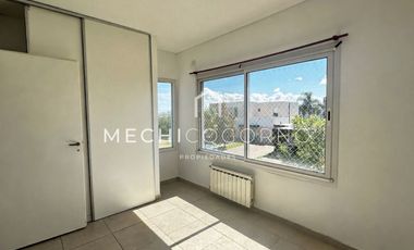 Casa en alquiler de 2 dormitorios en Casas de Santa Maria, Villa Nueva