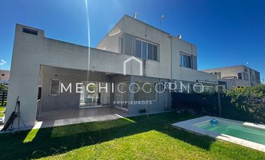 Casa en alquiler de 2 dormitorios en Casas de Santa Maria, Villa Nueva