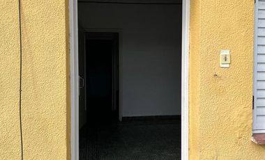 Casa en La Falda - Alquiler a 4 cuadras de la Av Eden - 2 Hab.