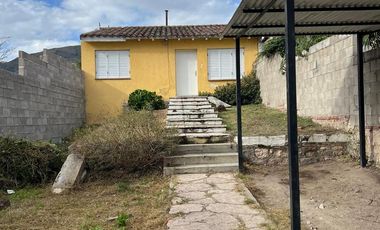 Casa en La Falda - Alquiler a 4 cuadras de la Av Eden - 2 Hab.