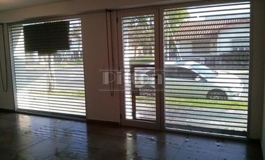 Local en Banfield Este