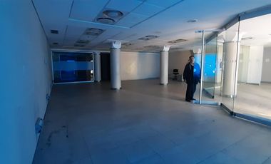 Local en  Puerto Madero