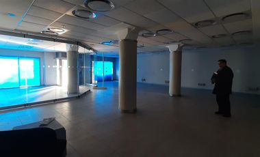 Local en  Puerto Madero