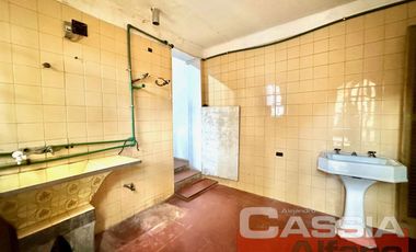 CHALET CON MAS DE 5 DORMITORIOS, QUINCHO, PARQUE, GARAGE, TRES BAÑOS, BAULERA, BARRIO RESIDENCIAL