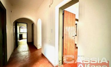 CHALET CON MAS DE 5 DORMITORIOS, QUINCHO, PARQUE, GARAGE, TRES BAÑOS, BAULERA, BARRIO RESIDENCIAL