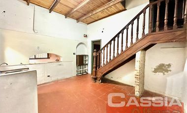 CHALET CON MAS DE 5 DORMITORIOS, QUINCHO, PARQUE, GARAGE, TRES BAÑOS, BAULERA, BARRIO RESIDENCIAL