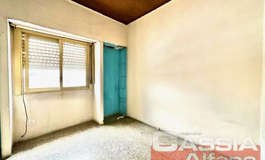 CHALET CON MAS DE 5 DORMITORIOS, QUINCHO, PARQUE, GARAGE, TRES BAÑOS, BAULERA, BARRIO RESIDENCIAL