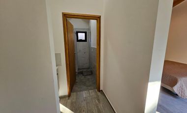 Casa en alquiler en Los Reartes 3 ambientes a estrenar 1000 mts de lote, suite y baño completo