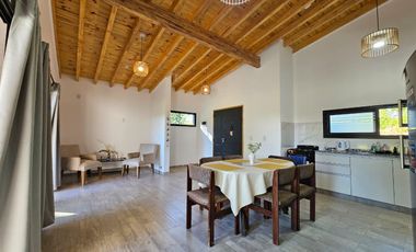 Casa en alquiler en Los Reartes 3 ambientes a estrenar 1000 mts de lote, suite y baño completo