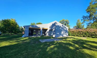 Casa en alquiler en Los Reartes 3 ambientes a estrenar 1000 mts de lote, suite y baño completo