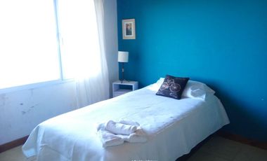 Alquiler Permanente-Dina Huapi, casa de 200m2 con acceso a costa de lago, 6ambientes, 700m2 terreno