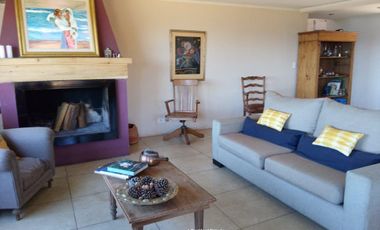 Alquiler Permanente-Dina Huapi, casa de 200m2 con acceso a costa de lago, 6ambientes, 700m2 terreno