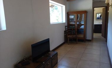 Alquiler Permanente-Dina Huapi, casa de 200m2 con acceso a costa de lago, 6ambientes, 700m2 terreno