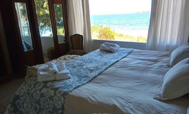 Alquiler Permanente-Dina Huapi, casa de 200m2 con acceso a costa de lago, 6ambientes, 700m2 terreno