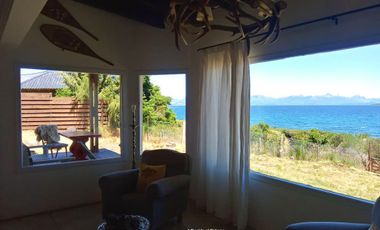 Alquiler Permanente-Dina Huapi, casa de 200m2 con acceso a costa de lago, 6ambientes, 700m2 terreno