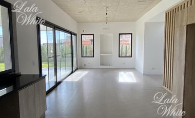 Casa con pileta en venta - Lagos de Canning, Esteban Echeverría