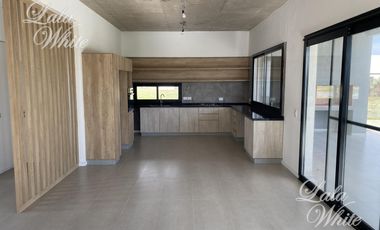 Casa con pileta en venta - Lagos de Canning, Esteban Echeverría