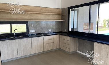 Casa con pileta en venta - Lagos de Canning, Esteban Echeverría