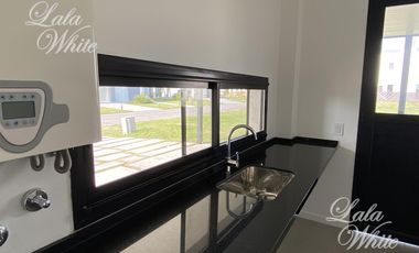 Casa con pileta en venta - Lagos de Canning, Esteban Echeverría