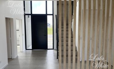 Casa con pileta en venta - Lagos de Canning, Esteban Echeverría