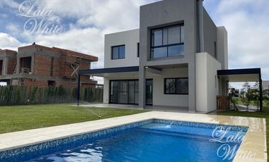 Casa con pileta en venta - Lagos de Canning, Esteban Echeverría