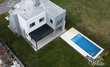 Casa con pileta en venta - Lagos de Canning, Esteban Echeverría
