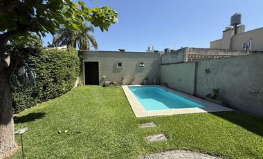 Chalet en Venta 4 amb. - c/piscina - Ramos Mejia