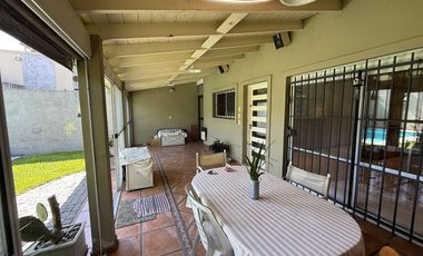 Chalet en Venta 4 amb. - c/piscina - Ramos Mejia