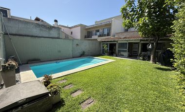 Chalet en Venta 4 amb. - c/piscina - Ramos Mejia