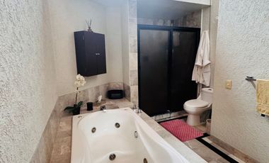 Muy buena casa en renta frente a Lomas Country Club