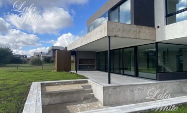 Casa con 4 dormitorios en venta - La Providencia Country Club, Canning, Ezeiza