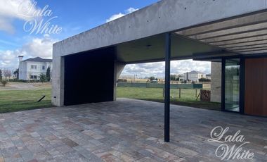 Casa con 4 dormitorios en venta - La Providencia Country Club, Canning, Ezeiza