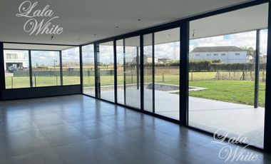 Casa con 4 dormitorios en venta - La Providencia Country Club, Canning, Ezeiza