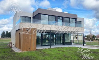 Casa con 4 dormitorios en venta - La Providencia Country Club, Canning, Ezeiza